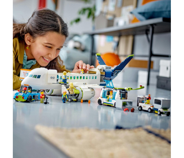 LEGO City 60367 Samolot pasażerski - 1170591 - zdjęcie 13